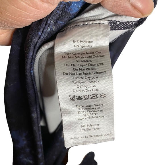 Eddie Bauer Women’s Black Galaxy Print Capri Legging - Picture 7 of 9